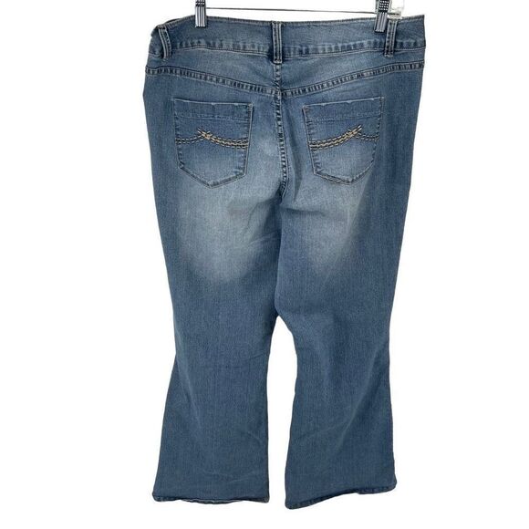Lane Bryant Women's boot Cut Slim Leg Denim Size 16 - Picture 2 of 12